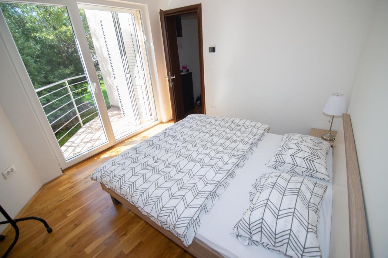 Apartment Davor Malinska Eksteriør bilde